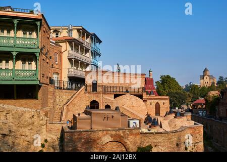 Georgien, Kaukasus, Tbilissi, die Altstadt oder Dzveli Kalaki, der Bezirk von abanotubani oder Stadtteil Schwefelbäder durch die Festung Narikala Stockfoto