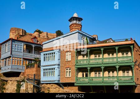 Georgien, Kaukasus, Tbilissi, die Altstadt oder Dzveli Kalaki, der Bezirk von abanotubani oder Stadtteil Schwefelbäder durch die Festung Narikala Stockfoto