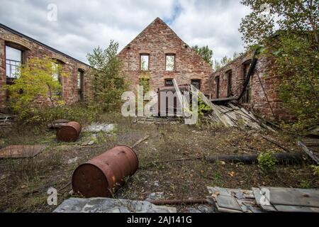 Die Außenseite des verlassenen industriellen Komplexes. Die Außenseite des verlassenen Gebäude an der Keweenaw National Historic Park. Stockfoto