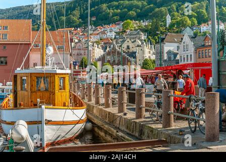 Fischmarkt am Hafen von Bergen, Norwegen Stockfoto