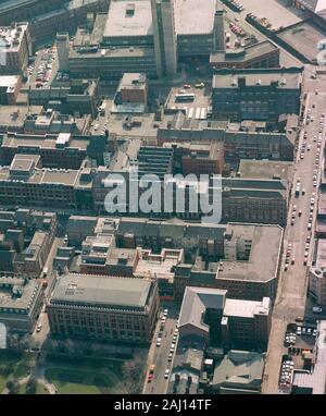 1986 Leeds City Centre, aus der Luft, West Yorkshire, Nordengland, Großbritannien, historisches Luftbild Stockfoto