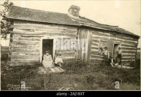 Die Geschichte von Abraham Lincoln: oder die Reise aus dem Log Cabin zum Weißen Haus. Die berühmten Schleifen - Stein. Das Bild oben ist ein Foto von dem westlichen Ende der Lincoln Log Cabin, diealte Schleifen - Stein angezeigt. Auf diese plump und unhöflich Stein Abraham Lincoln sharp-ened die Axt, die die Berühmten schienen, dass seine erste Kampagne verwendet wurden. aufgespaltet. Onkel John HALL UND KINDER. Foto von Tncle John Hall. Abraham Lincolns Cousin, seine Tochter, SIS, und hisboys. Bud, Abe und Little Joe. Stockfoto