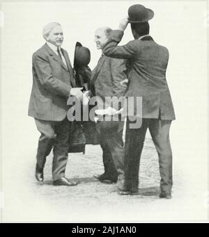 Pacific Gas und elektrische Magazin. Einige wunderbare Arbeit von Joseph Pen-Skizzen im rauhen seiner vielen proposednell, der berühmten Philadelphia Künstler, architektonische Merkmale kam. Aus diesen Er exe-in Vorsprung vor einigen Jahren durch die Se-abgeschnittenen über eine Kerbe von wunderschönen Radierungen, pre-wählten von James McNeil Whistler zu schreiben Zinsgarantie darin seine Ideen der meisten importieren - die Geschichte seines Lebens und seiner Werke. ant Strukturen auf der Messe errichtet werden. Eetuni von Regisseur Frank L. Braun. Herr Jens machte sich auf den Weg zurück nach Osten. Sie sind sicherlich Kunstwerke, von einer Reise nach Panama, whe Stockfoto