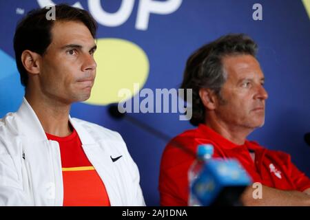 Perth, Australien. 2. Januar 2020; RAC Arena, Perth, Western Australia, Australien; ATP-Cup Team Pressekonferenzen, Spanien; Rafael Nadal und Francisco Roig Kapitän von Spanien - Redaktionelle Verwendung Credit: Aktion Plus Sport Bilder/Alamy leben Nachrichten Stockfoto