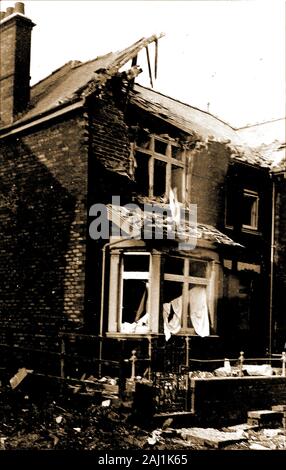 Ein Weltkrieg eine Postkarte zeigt ein Haus namens West Lea-Schule in Whitby, North Yorkshire, Großbritannien, nach der Bombardierung der Stadt am 16. Dezember 1914 von den deutschen Schlachtschiffen Derfllinger und Von der Tann. Scarborough und Hartlepool waren auch in der gleichen angegriffen werden. Stockfoto