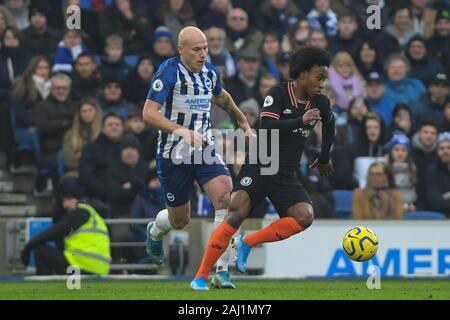 1. Januar 2020, American Express Gemeinschaft Stadium, Brighton und Hove, England; Premier League, Brighton und Hove Albion v Chelsea: William (10) des FC Chelsea mit dem Ball Credit: Phil Westlake/News Bilder Stockfoto