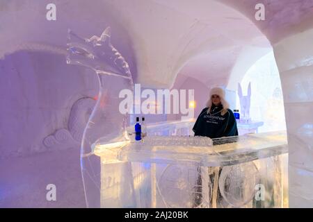 Sorrisniva Igloo Hotel, Schnee oder Eis hotel, markante Skulptur, Eisbar im Winter, Alta, Finnmark, Polarkreis, Nord Norwegen, Skandinavien, Europa Stockfoto