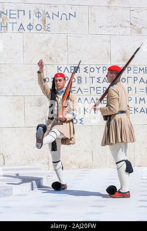 Evzone Soldaten, die Wachablösung, Athen, Griechenland, Europa Stockfoto