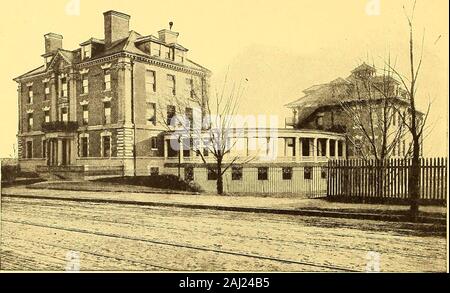 Die Harvard Buch. ELIZABETH CARY AGASSIZ HAUS (Radcliffe College. Die STILLMAN KRANKENSTATION DER A. B. A. HARVARD BUCH CTILLMAN KRANKENSTATION, ein Krankenhaus für Harvard Studenten, errichtet im Jahre 1901, zur Verfügung gestellt wurde byMr. James Stillman von New York City, die $ 175.000 für diesen Einsatz gab. Die Gebäude befinden sich auf dem Mt. Auburn Street, in der Nähe des Cambridge Hospital, und über den Fluss von theStadium. Die Nebengebäude enthält Isolation Zimmer und Pflegestationen für ansteckende Fälle und isseparated vom Hauptgebäude durch einen offenen Korridor. Alle Studenten in der Cambridge Abteilungen der Universität werden berechnet Stockfoto