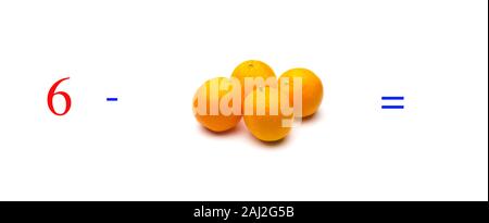 Einfache Subtraktion Probleme mit Orangen, mathematische Probleme für Kinder, die studieren und möchten Mathematik und Analysis zu lernen; Lernen, mit fru zu subtrahieren Stockfoto