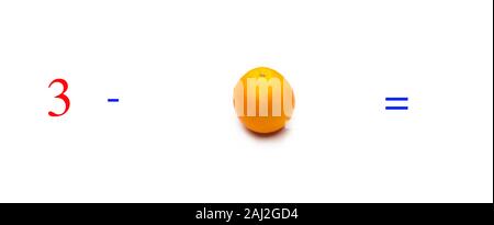 Einfache Subtraktion Probleme mit Orangen, mathematische Probleme für Kinder, die studieren und möchten Mathematik und Analysis zu lernen; Lernen, mit fru zu subtrahieren Stockfoto