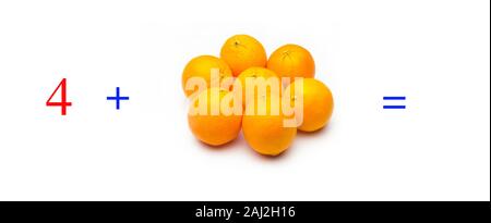 Einfache Probleme von Summen mit Orangen, mathematische Probleme für Kinder, die studieren und möchten Mathematik und Analysis zu lernen; Lernen mit Obst hinzufügen Stockfoto