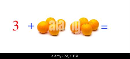 Einfache Probleme von Summen mit Orangen, mathematische Probleme für Kinder, die studieren und möchten Mathematik und Analysis zu lernen; Lernen mit Obst hinzufügen Stockfoto