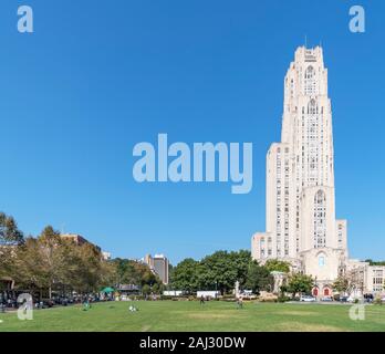 Der Dom des Lernens Turm vom Schenley Plaza, Universität von Pittsburgh, Oakland Neighborhood, Pittsburgh, Pennsylvania, USA Stockfoto