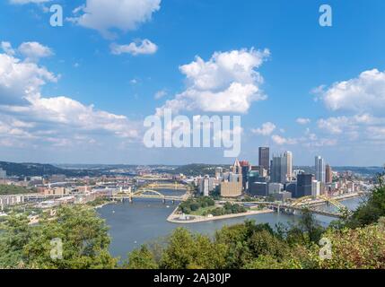 Blick auf die Skyline der Innenstadt von Points of View Park auf Grandview Avenue, Pittsburgh, Pennsylvania, USA Stockfoto