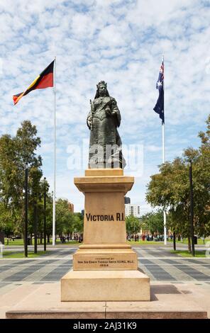 Victoria Square Adelaide; die Statue von Queen Victoria in Victoria Square, Adelaide City Center, Adelaide. Stockfoto