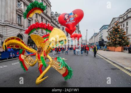 Im Londoner Stadtteil Hackney - der Londoner New Year Day Parade markiert den Beginn des neuen Jahres 2020. Stockfoto