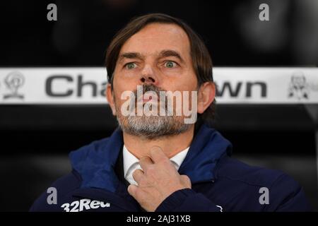 Derby, Derbyshire, UK;. 2. Jan 2020. DERBY, ENGLAND - 2. Januar Phillip Cocu, Manager von Derby County während der Sky Bet Championship Match zwischen Derby County und Barnsley im Pride Park, Derby am Donnerstag, dem 2. Januar 2020. (Credit: Jon Hobley | MI Nachrichten) das Fotografieren dürfen nur für Zeitung und/oder Zeitschrift redaktionelle Zwecke verwendet werden, eine Lizenz für die gewerbliche Nutzung Kreditkarte erforderlich: MI Nachrichten & Sport/Alamy leben Nachrichten Stockfoto