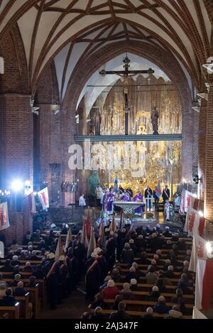 Die gelbe Altar in kosciol Sw. Brygidy (St. Bridget's Church) in Danzig, Polen, 16. Dezember 2019. Der Altar ist das größte Bernstein Struktur in der w Stockfoto