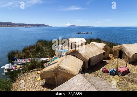 Uros Titino schwimmende Inseln am Titicaca See Stockfoto