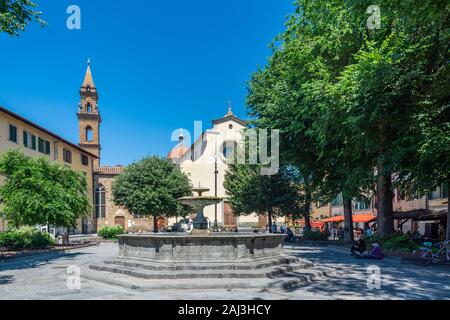 Florenz, Italien - Juni 5, 2019: die Basilika di Santo Spirito (Basilika des Heiligen Geistes) ist eine Kirche mit Blick auf den Marktplatz mit dem gleichen Namen. Die int Stockfoto