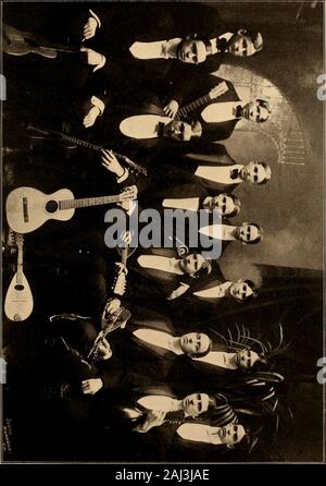 Kaleidoskop. Mandoline, Gitarre und Glee Club * Mandolinen. S. Bernard Hill, Erste Mandoline (Leader) Harry Bowden, Erste Mandoline J. H. Rudy, zweite Mandoline Gitarren. Archer S. Johnson Robert E. Henry George Blanton Allen J. D. Pasco, ManagerAbney Payne, Pianist Glee Club. Cabell Fitzgerald, erster Tenor R. A. Gilliam zweiten Tenor R.C.Stokes erste Bass H.M.Roberts zweiten Bass uns o Ich -. Wer? Dreimal gesegnet sind diejenigen, die in die Gnaden leben, beliebt gemacht von jedem Riegel, Liebe geben kann. Dreimal gesegnet, die in ihrer sanften Herzen süßeste Glaube und Hoffnung und Liebe kochen. Jugend spielt, mehrjährige, in Ihrem w Stockfoto