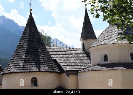 Kirche in Innichen. Innichen im Pustertal in Italien Stockfoto