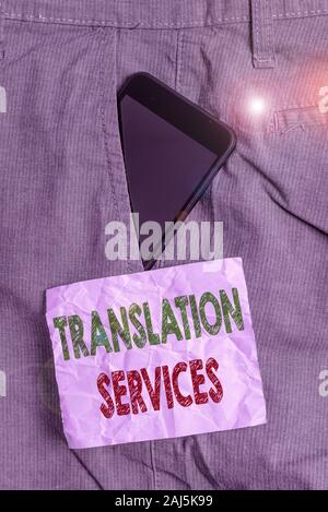 Handschrift text Translation Services. Konzeptionelle foto Organisation, geben, rede Smartphone Gerät, das sich innerhalb formaler Arbeit tro zu übersetzen Stockfoto