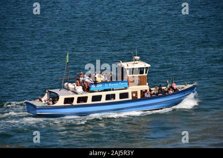 Königin von Falmouth Fähre über den Fluss Fal zwischen Falmouth Harbour und St. Mawes auf der Roseland Halbinsel, Cornwall, England, Großbritannien Stockfoto