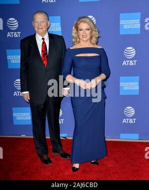 Palm Springs, USA. 2 Jan, 2020. Mary Hart & Burt Sugarman am 2020 Palm Springs International Film Festival Film Awards Gala. Credit: Paul Smith/Alamy leben Nachrichten Stockfoto