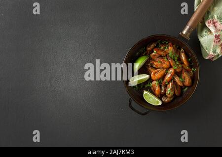 Tacos Garnelen, Tacos, Honig Knoblauch Garnelen, Krabben Braten Butter rühren, Knoblauch, Pfeffer, Pfeffer Kalk Kalk Stockfoto