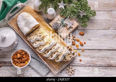 Ansicht von oben Christstollen. Scheiben süß Festliche hausgemachten Dessert Stockfoto