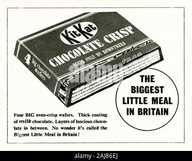 Eine Anzeige für ein Kit Kat Keks - es in einer Zeitschrift in Großbritannien im Jahr 1947 veröffentlicht wurde. Kit Kat ist ein mit Schokolade überzogene wafer Bar von Rowntree's von York, England, UK. Die ursprüngliche Version der Bar war nach einem Arbeiter an schlugen die York Rowntree ist ein Snack, der ein Bin ein in seinem Lunchpaket für Arbeit" entwickelt haben könnte. Sie wurde 1935 als Rowntree's Schokolade Crisp gestartet. Es war Kit Kat Schokolade Crisp 1937 umbenannt. Seine catchphrase nach dem Zweiten Weltkrieg (wie hier gezeigt) war die "Die größte kleine Mahlzeit in Britain". Seit 1957 der legendären Slogan für Los wurde" Machen Sie mal Pause... haben ein Kit Kat". Stockfoto