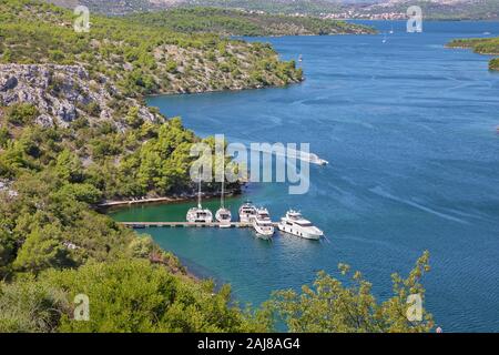 Kroatien - die Bucht von Skradin endenden Fluss Krka in Kroatien. Stockfoto