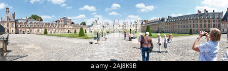 Der Wald von Fontainebleau oder Château de Fontainebleau, ist einer der größten französischen königlichen Schlösser. Es war eine Residenz der französischen Könige. Stockfoto