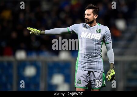 Reggio Emilia, Italien. 22 Dezember, 2019: Gianluca Pegolo von US Sassuolo Gesten während der Serie ein Fußballspiel zwischen US Sassuolo und SSC Napoli. SSC Napoli gewann 2-1 über uns Sassuolo. Credit: Nicolò Campo/Alamy leben Nachrichten Stockfoto