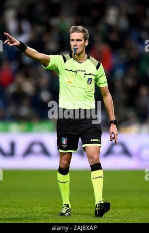 Reggio Emilia, Italien. 22 Dezember, 2019: Schiedsrichter Daniele Chiffi Gesten während der Serie ein Fußballspiel zwischen US Sassuolo und SSC Napoli. SSC Napoli gewann 2-1 über uns Sassuolo. Credit: Nicolò Campo/Alamy leben Nachrichten Stockfoto