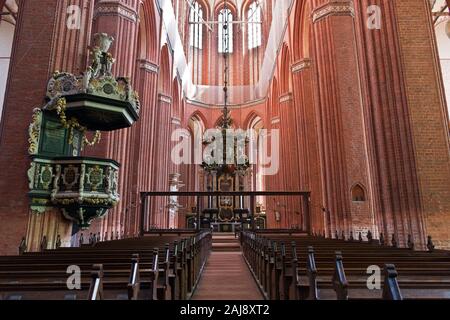 Innenraum von St. Nicolas (St. Nikolai) Kirche, Wismar, Mecklenburg-Vorpommern, Deutschland, Europa Stockfoto