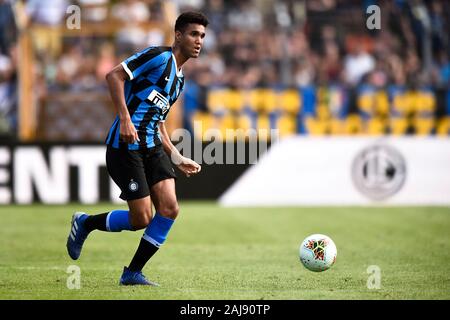 Lugano, Schweiz. 14. Juli, 2019: Michael Ntube des FC Internazionale in Aktion während der Saison Fußball-Match zwischen dem FC Lugano und FC Internazionale. FC Internazionale gewann 2-1 über den FC Lugano. Credit: Nicolò Campo/Alamy Live Neue Stockfoto