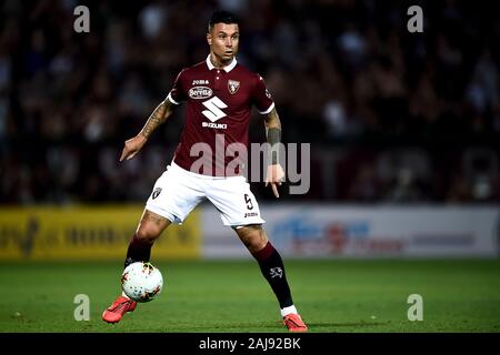 Alessandria, Italien. 25. Juli, 2019: Armando Izzo von Torino FC in Aktion während der UEFA Europa League zweite Qualifikationsrunde Fußballspiel zwischen Torino FC und Debrecen VSC. Torino FC gewann 3-0 über Debrecen VSC. Credit: Nicolò Campo/Alamy Live Neue Stockfoto