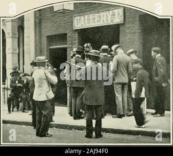 Leben London; seine Arbeit und seine spielen, sein Humor und Pathos, seine Sehenswürdigkeiten und seine Szenen;. Zll HVM.. H. TKRT.-II 0. THI-:. ATKK l kOWD. Stockfoto