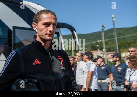 Villar Perosa, Turin, Italien. 14. August 2019: Adrien Rabiot von Juventus Turin kommt, bevor der Vorsaison Freundschaftsspiel zwischen FC Juventus und Juventus Turin U 19. FC Juventus gewann 3-1 über juventus U 19. Credit: Nicolò Campo/Alamy leben Nachrichten Stockfoto