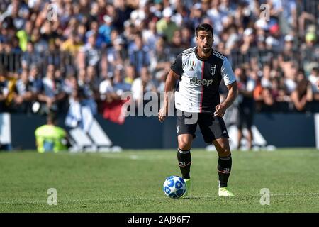 Villar Perosa, Turin, Italien. 14. August 2019: Sami Khedira von Juventus Turin FC in Aktion während der Vorsaison Freundschaftsspiel zwischen FC Juventus und Juventus Turin U 19. FC Juventus gewann 3-1 über juventus U 19. Credit: Nicolò Campo/Alamy leben Nachrichten Stockfoto