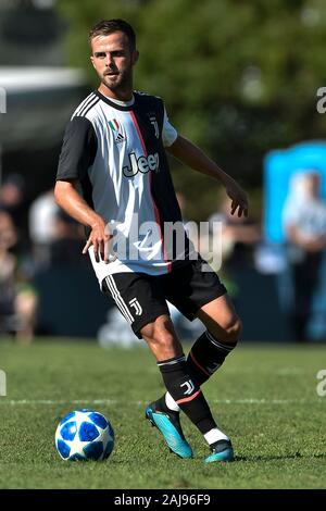 Villar Perosa, Turin, Italien. 14. August 2019: Miralem Rudolph von Juventus Turin FC in Aktion während der Vorsaison Freundschaftsspiel zwischen FC Juventus und Juventus Turin U 19. FC Juventus gewann 3-1 über juventus U 19. Credit: Nicolò Campo/Alamy leben Nachrichten Stockfoto