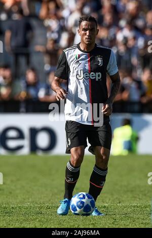 Villar Perosa, Turin, Italien. 14. August 2019: Danilo von Juventus Turin FC in Aktion während der Vorsaison Freundschaftsspiel zwischen FC Juventus und Juventus Turin U 19. FC Juventus gewann 3-1 über juventus U 19. Credit: Nicolò Campo/Alamy leben Nachrichten Stockfoto