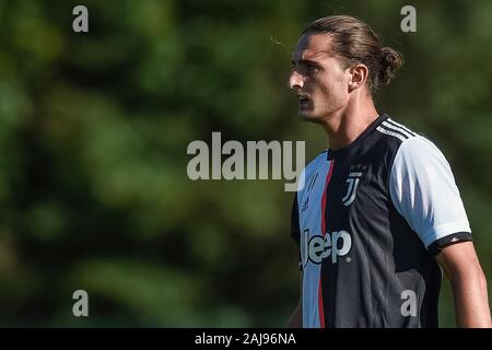 Villar Perosa, Turin, Italien. 14. August 2019: Adrien Rabiot von Juventus Turin FC sieht während der Vorsaison Freundschaftsspiel zwischen FC Juventus und Juventus Turin U 19. FC Juventus gewann 3-1 über juventus U 19. Credit: Nicolò Campo/Alamy leben Nachrichten Stockfoto