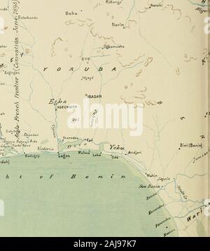 Afrika und seine Bewohner. C Meilen. - Slionya vJiarf, 15 Meilen weiter unten, hat von dem Englischen als chiefdepot für Waren in Yoruba bestimmt gewählt. Katanga {Katunga), ehemalige Hauptstadt der großen Reich der Yoruba, standen rund 24 Meilen von der Biegung des Niger, der in Gibea war, und hatte sich whichwas Bohu gelungen, viel mehr vorteilhaft in einem fruchtbaren Tal gelegen. Nach ihrer destruc durch den Fulahs ca. 1820, diese beiden Orte Nebenfluss wurde Bidaand Sokoto, aber jetzt (1899) bestätigen die britische Vorherrschaft. Etwa 30 Meilen südlich von Eabba Saraki liegt, einen großen Platz liegt in einem Stockfoto
