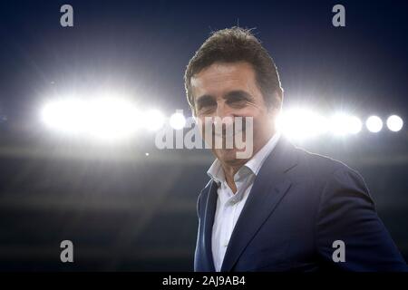 Turin, Italien. 22. August 2019: Urbano Cairo, Präsident von Torino FC, Lächeln vor der UEFA Europa League Endspiel Fußballspiel zwischen Torino FC und Wolverhampton Wanderers FC. Wolverhampton Wanderers FC gewann 3-2 über Torino FC. Credit: Nicolò Campo/Alamy leben Nachrichten Stockfoto