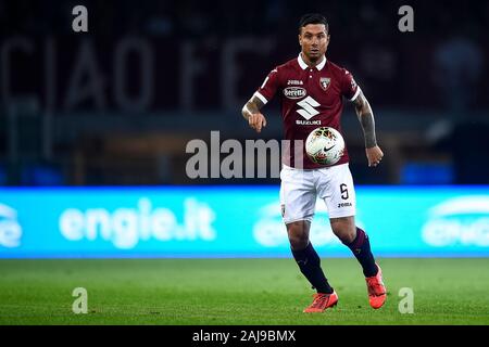 Turin, Italien. 25. August 2019: Armando Izzo von Torino FC in Aktion während der Serie ein Fußballspiel zwischen Torino FC und US Sassuolo. Torino FC gewann 2-1 über uns Sassuolo. Credit: Nicolò Campo/Alamy leben Nachrichten Stockfoto