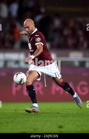 Turin, Italien. 25. August 2019: Simone Zaza von Torino FC kickt den Ball am Ende der Serie ein Fußballspiel zwischen Torino FC und US Sassuolo. Torino FC gewann 2-1 über uns Sassuolo. Credit: Nicolò Campo/Alamy leben Nachrichten Stockfoto